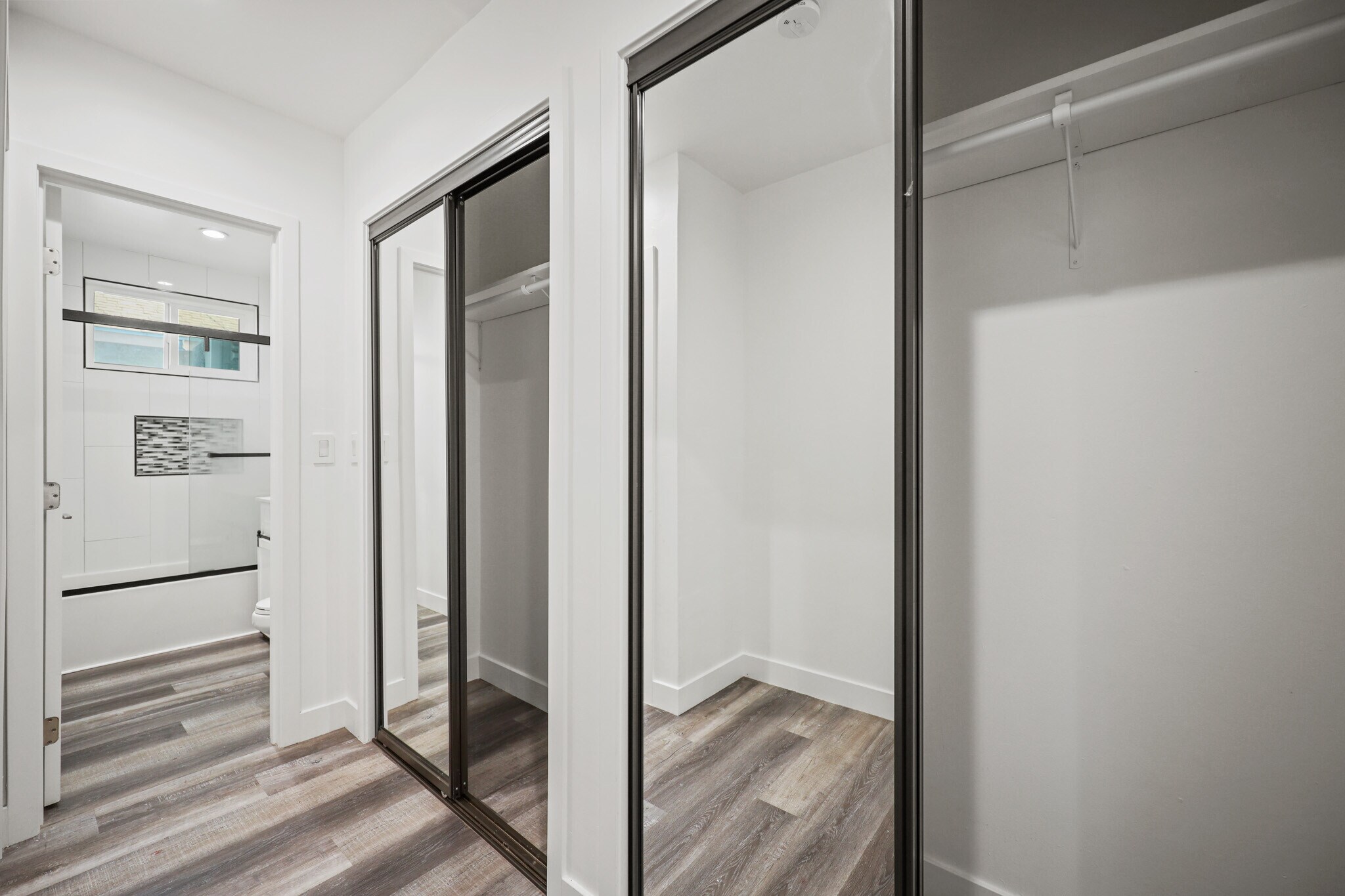 Building Photo - 1352 W 36th St