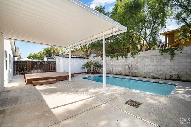 Building Photo - 4304 Range Dr