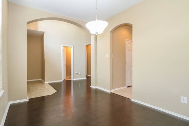 Building Photo - 1204 Geddes Ct