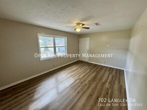 Building Photo - 702 Langley Dr