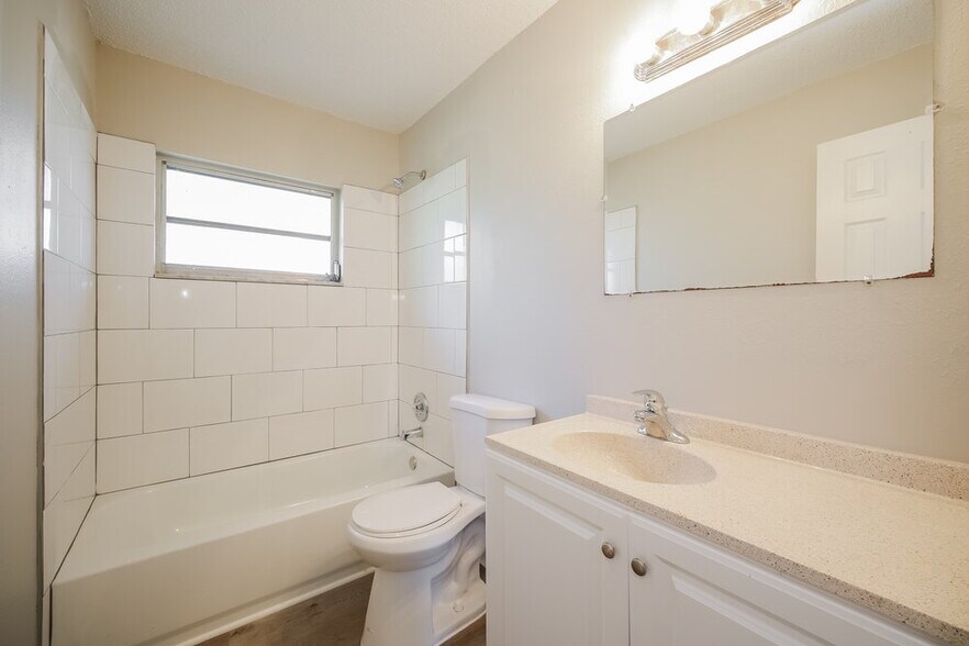 Building Photo - 1778 Settler Dr