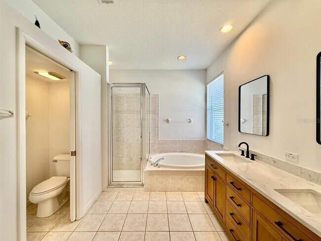 Building Photo - 10226 Evergreen Hill Dr