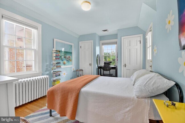 Building Photo - 3005 McKinley St NW