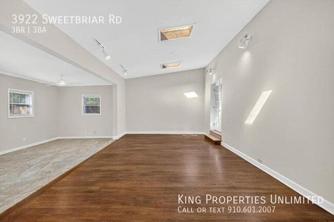 Building Photo - 3922 Sweetbriar Rd