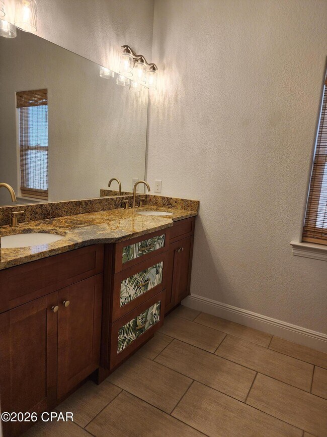 Building Photo - 114 Heather Dr