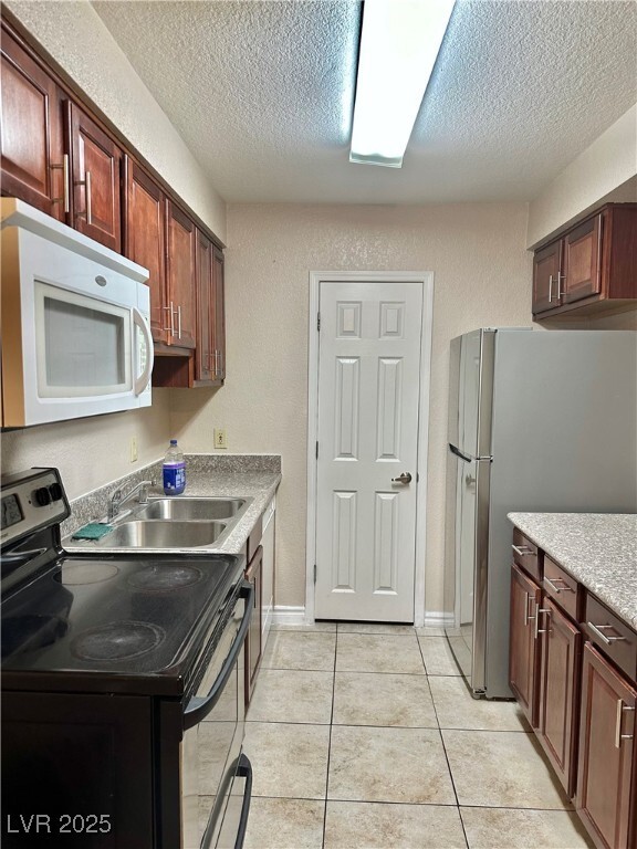 Building Photo - 2606 S Durango Dr