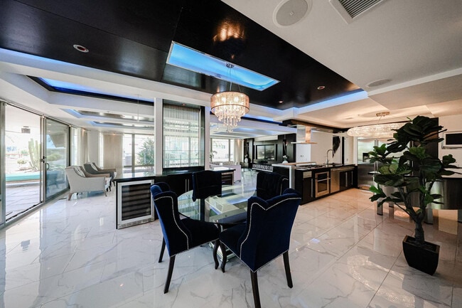Building Photo - 7157 E Rancho Vista Dr