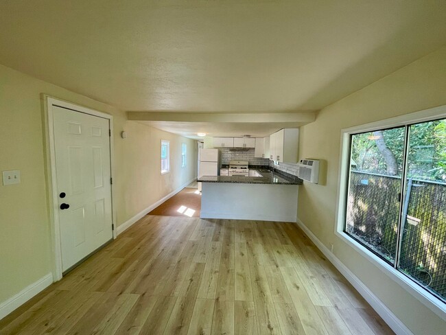 Building Photo - ***$500 MOVE IN CREDIT***Home on secluded ...