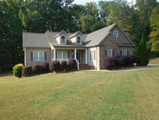 Building Photo - 313 Traynham Blvd