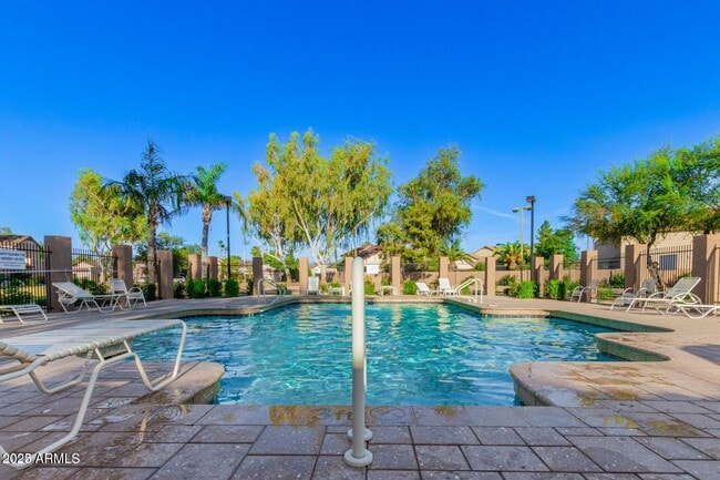 Building Photo - 1616 N Calle Cir