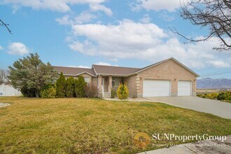 Building Photo - 1316 Kodiak Way