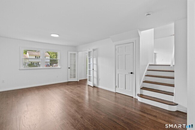 Building Photo - 36 Fuller Dr