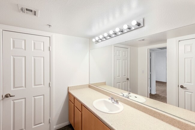 Building Photo - 6955 N Durango Dr