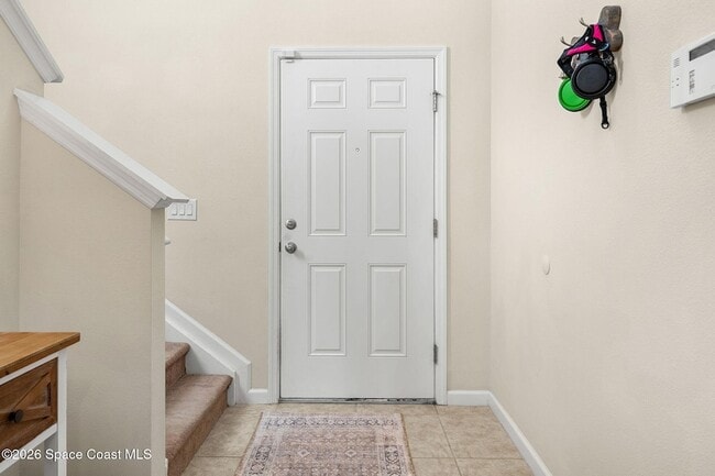 Building Photo - 2545 Revolution St