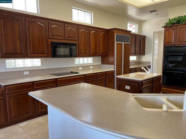 Building Photo - 6027 Wagonmaster Ln