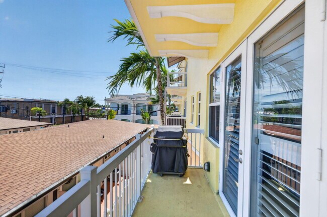 Building Photo - 4332 Sea Grape Dr
