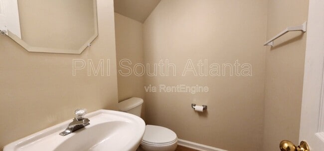 Building Photo - 7846 The Lakes Point