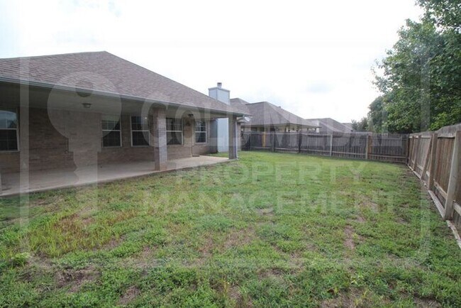 Building Photo - 2908 Tucson Dr