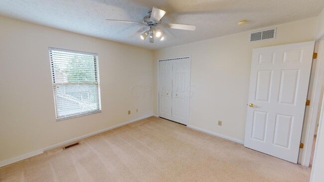 Building Photo - 6498 Ringsend Ct