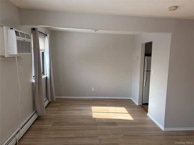 Building Photo - 2 Brevoort Dr