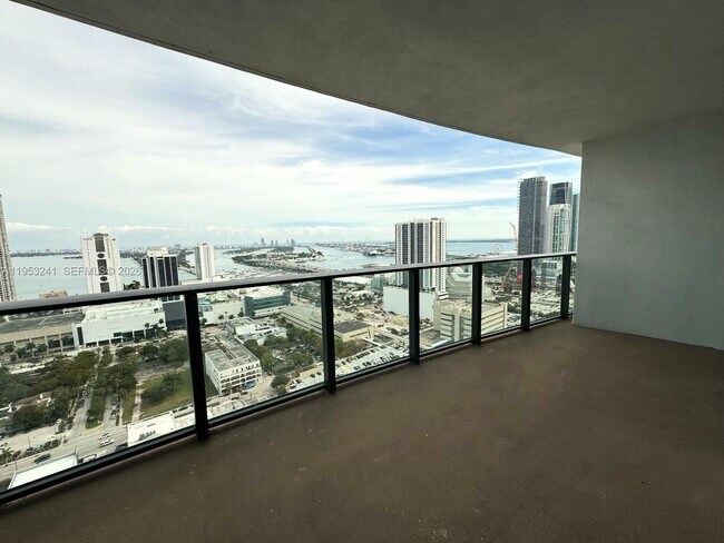 Building Photo - 1600 NE 1st Ave