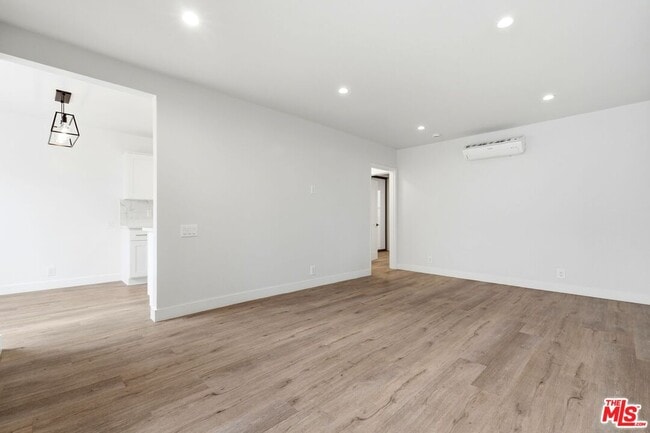 Building Photo - 612 Huntley Dr