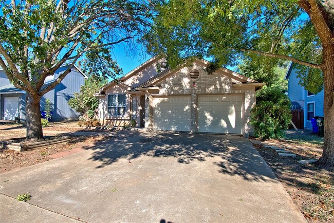 Building Photo - 1105 Forest Oaks Path