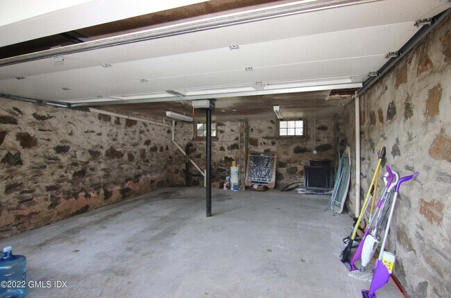 Building Photo - 24 Comly Ave