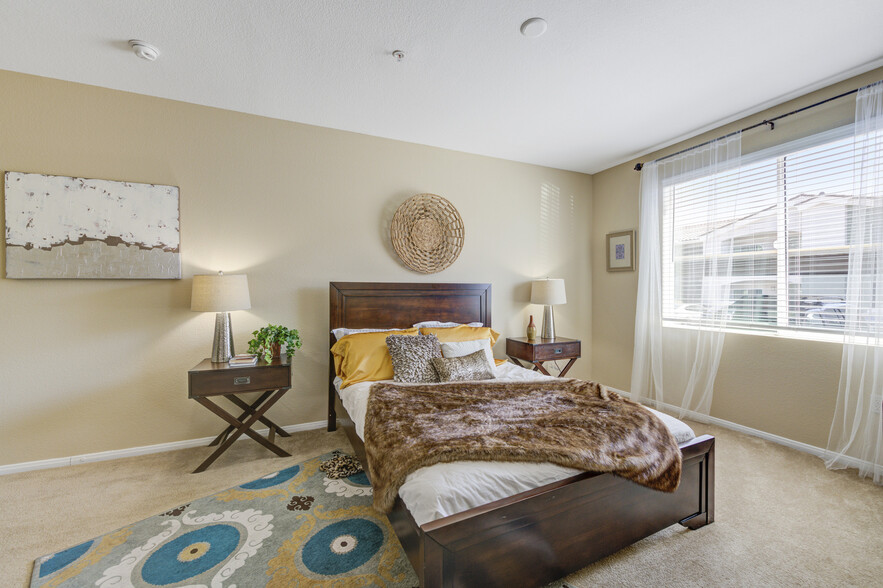 Model Bedroom - Gables Oak Creek