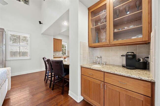 Building Photo - 18500 Lakehead Cir