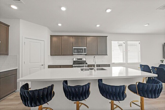 Building Photo - 7619 Rainflower Field Dr