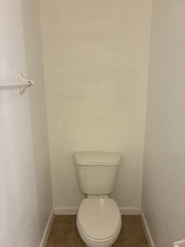 Building Photo - Beautiful 3/2 Duplex in Bay St. Louis MS