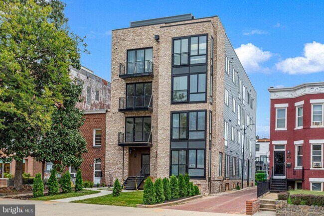 Building Photo - 1516 East Capitol St NE