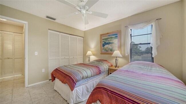 Building Photo - 5649 Summerside Ln