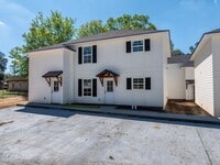 Building Photo - 414 6th St E
