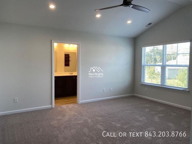 Building Photo - 2641 Alamanda Dr