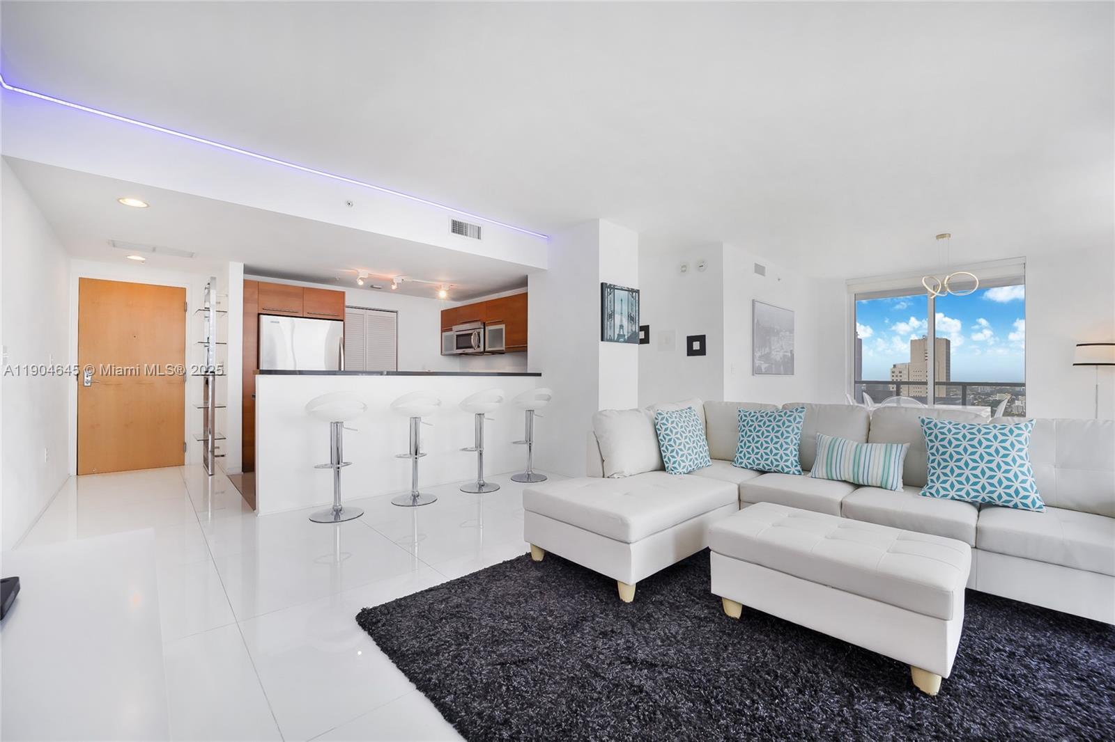 Building Photo - 253 NE 2nd St