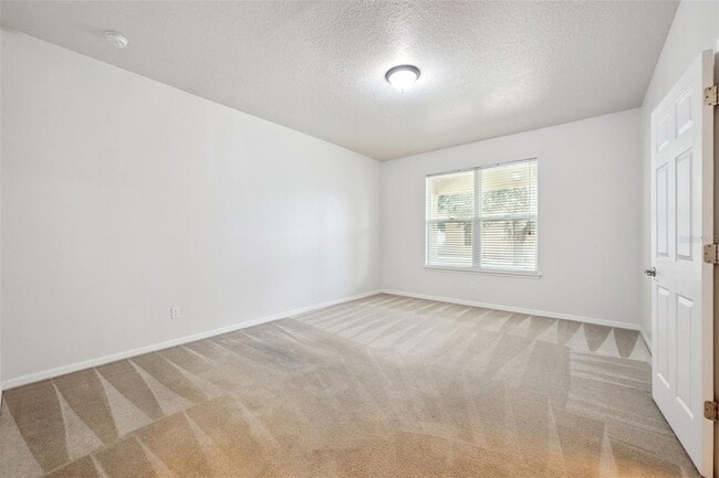 Building Photo - 1310 Oakcrest Ct