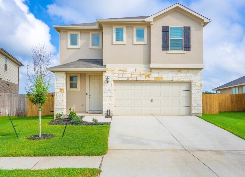 Building Photo - 120 Serpens St