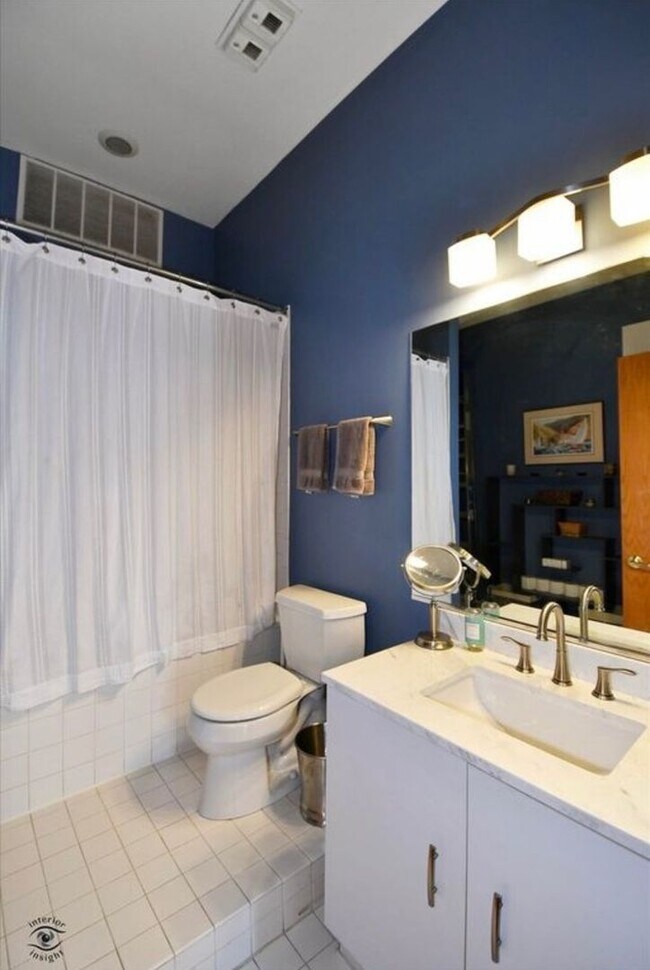 Building Photo - 910 S Michigan Ave