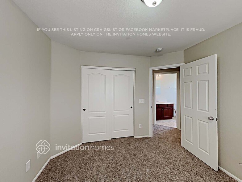 Building Photo - 4614 W Valencia Dr