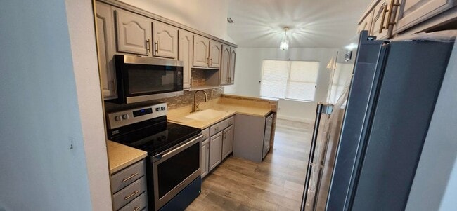 Building Photo - 301 SW Whitmore Dr