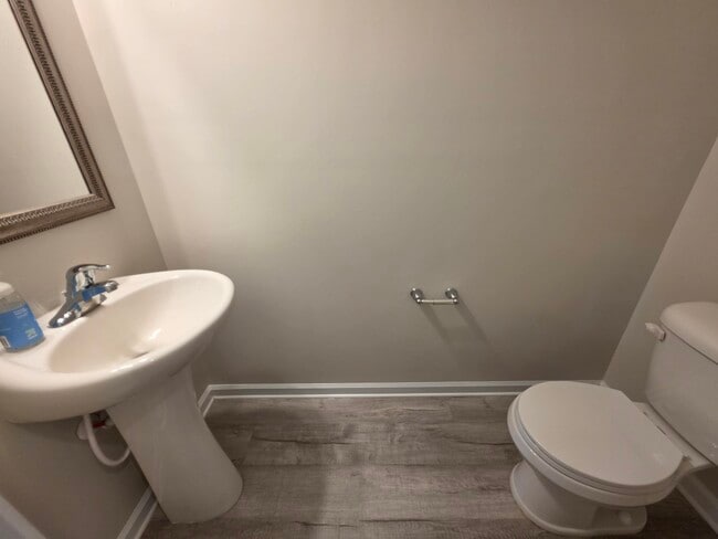 Building Photo - 2969 Old Field Rd