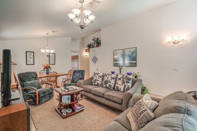 Building Photo - 2733 Bensonhurst Ln