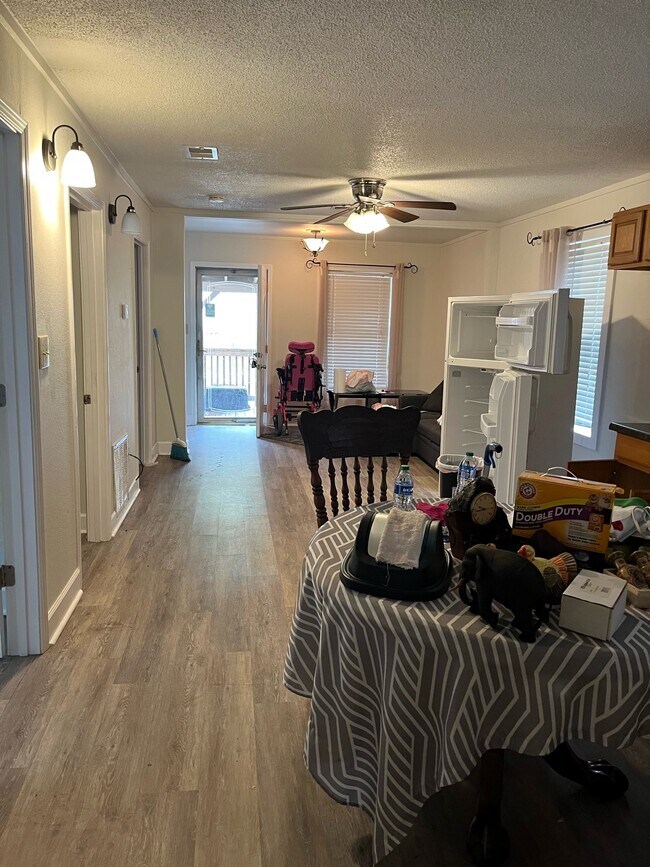 Building Photo - 239 Graham Ave