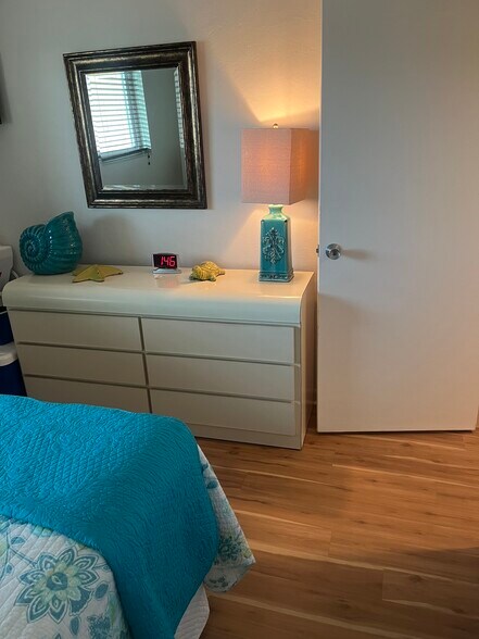 Building Photo - 1014 Manatee Rd