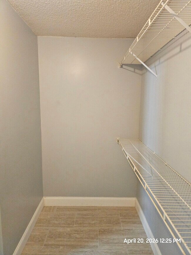 Building Photo - 6633 Biscayne