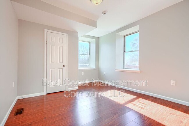 Building Photo - 2860 W Baltimore St