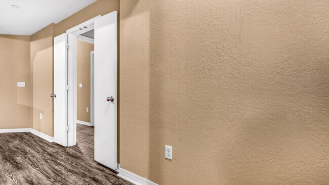 Building Photo - Great South Tampa 1st Floor 2BR/2BA Condo ...