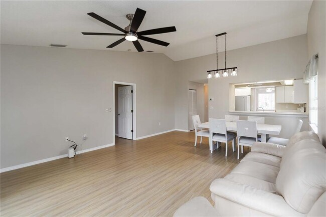 Building Photo - 880 Bird Bay Dr W